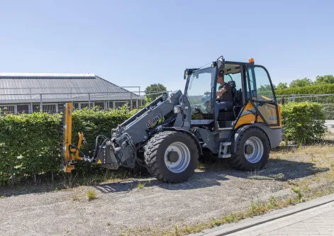 Giant G5000 TELE med redskab – producentfoto 2